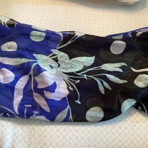 New scarf without tags